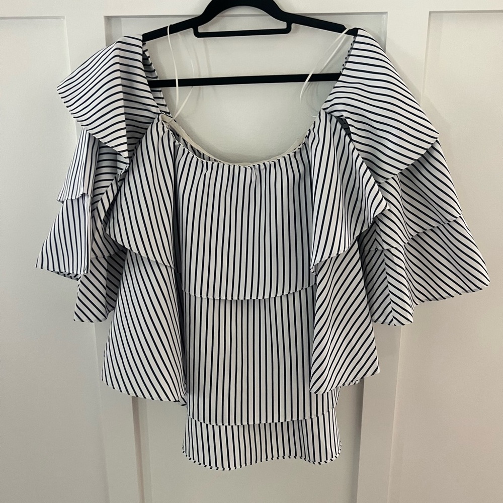 AQUA size small off the shoulder layered ruffle top NEW
